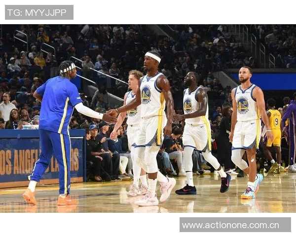 勇士与湖人10月20日比赛数据分析与精彩瞬间回顾